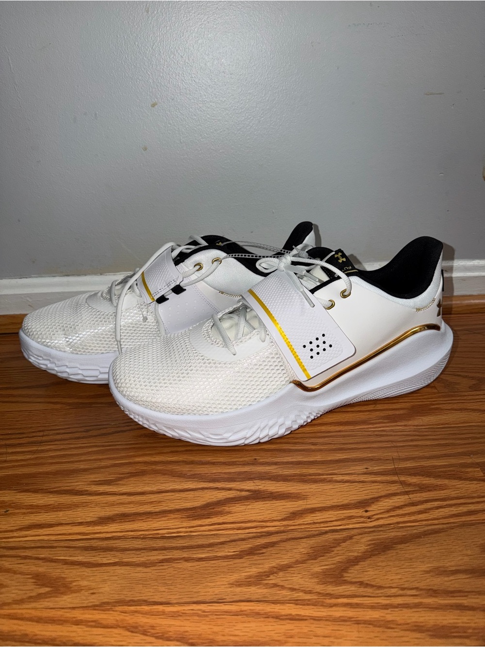 Under Armour flow futrx white and gold basketball shoes- Men’s size 17